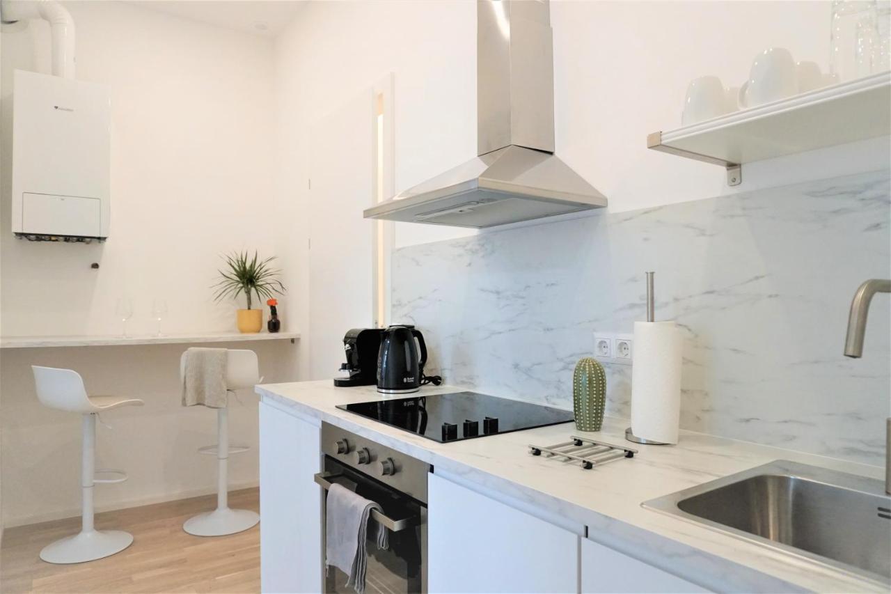 Modern 2Br Apartments - Full Kitchen - Schoenbrunn Area - 15 Mins To City Center Wien Ngoại thất bức ảnh