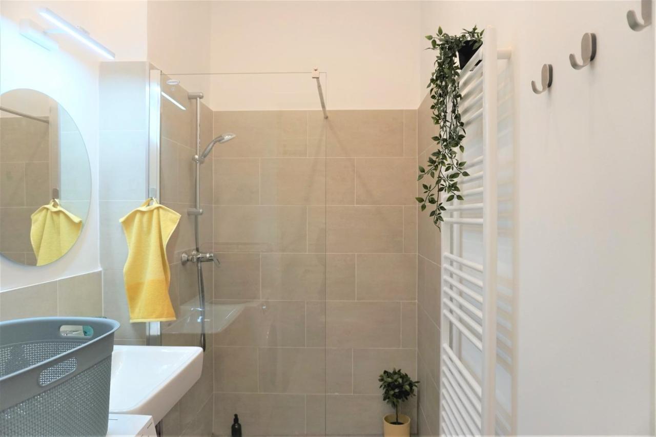 Modern 2Br Apartments - Full Kitchen - Schoenbrunn Area - 15 Mins To City Center Wien Ngoại thất bức ảnh